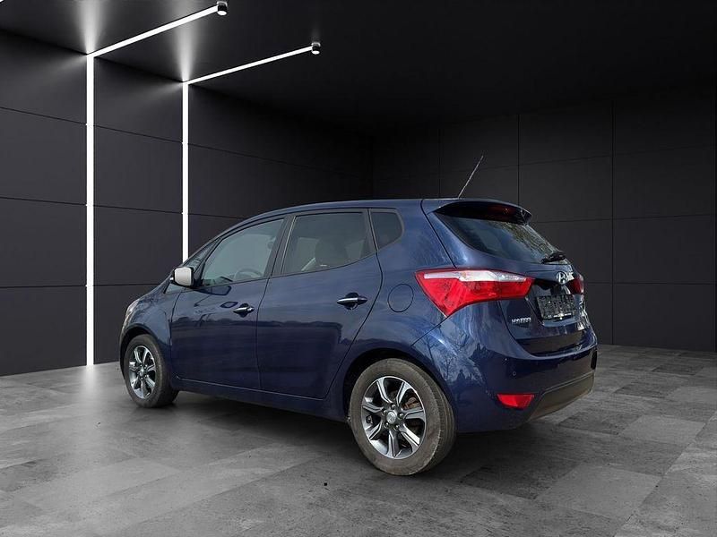 Gebraucht Hyundai ix20 Space Plus 125 PS (91 kW) 2019 Blau Kleinwagen