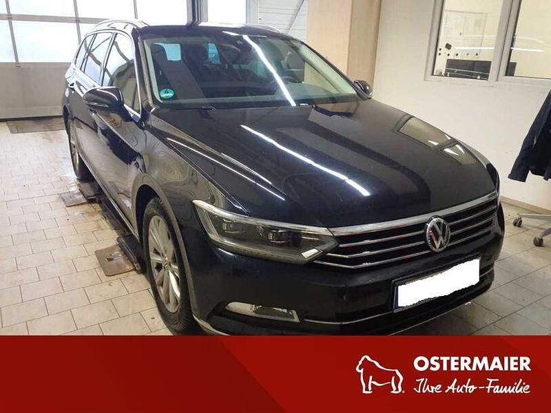 Deep black perleffekt Gebraucht 2017 VW Passat Highline Kombi | 19.580 € (Fairer Preis) - Bild 1/4