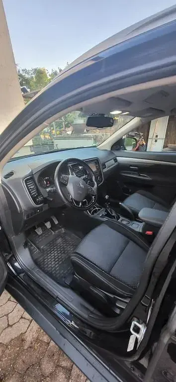 Gebraucht Mitsubishi Outlander Plus 150 PS (110 kW) 2016 Schwarz SUV