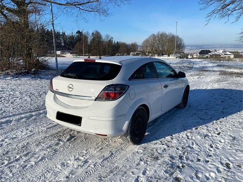 Gebraucht Opel Astra GTC 90 PS (66 kW) 2009 Weiß Coupé