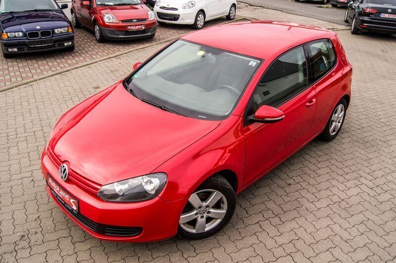Rot Gebraucht 2009 VW Golf VI Edition Limousine | 2.299 € (Superpreis) - Bild 1/4