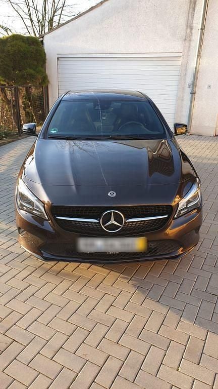 Gebraucht Mercedes CLA200 156 PS (114 kW) 2017 Braun Coupé