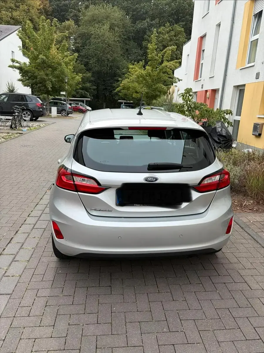 Gebraucht Ford Fiesta 101 PS (74 kW) 2023 Silber Kleinwagen