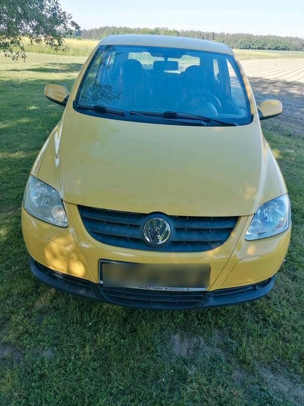 Gelb Gebraucht 2005 VW Fox Kleinwagen | 900 € (Guter Preis) - Bild 1/4