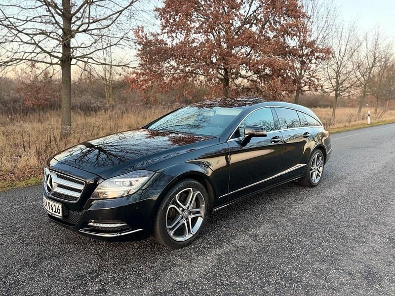 Schwarz Gebraucht 2013 Mercedes CLS350 Shooting Brake Kombi | 13.500 € (Superpreis) - Bild 1/4