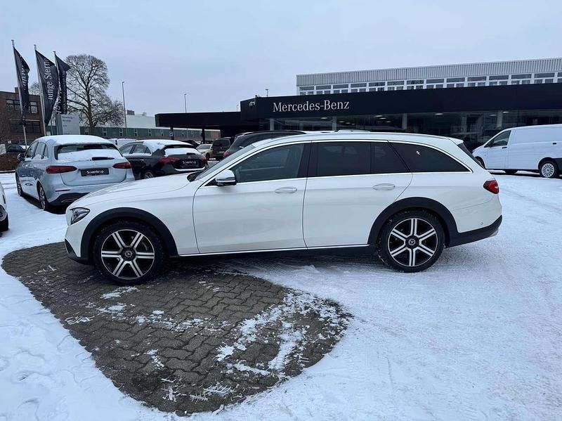 Gebraucht Mercedes E220 All-Terrain Avantgarde 194 PS (142 kW) 2020 Weiß Kombi