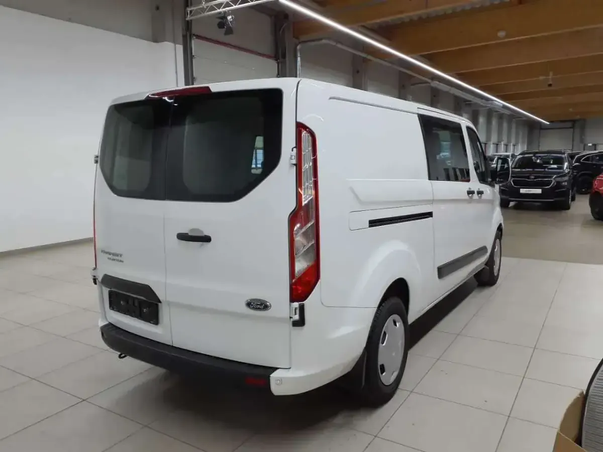 Używany Ford Transit Custom Trend 131 KM (96 kW) 2023 Biały Minivan