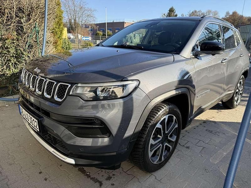 Gebraucht Jeep Compass Limited 150 PS (110 kW) 2021 Grau SUV