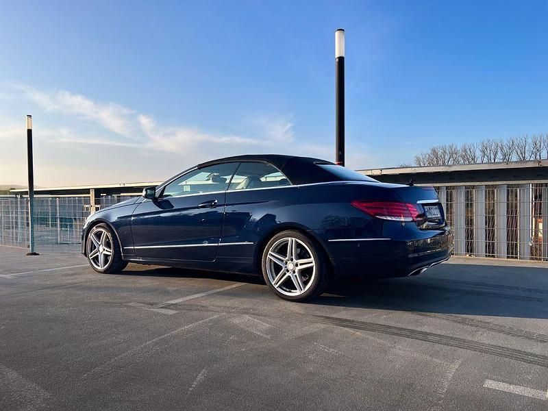 Gebraucht Mercedes E350 258 PS (189 kW) 2013 Blau Cabrio