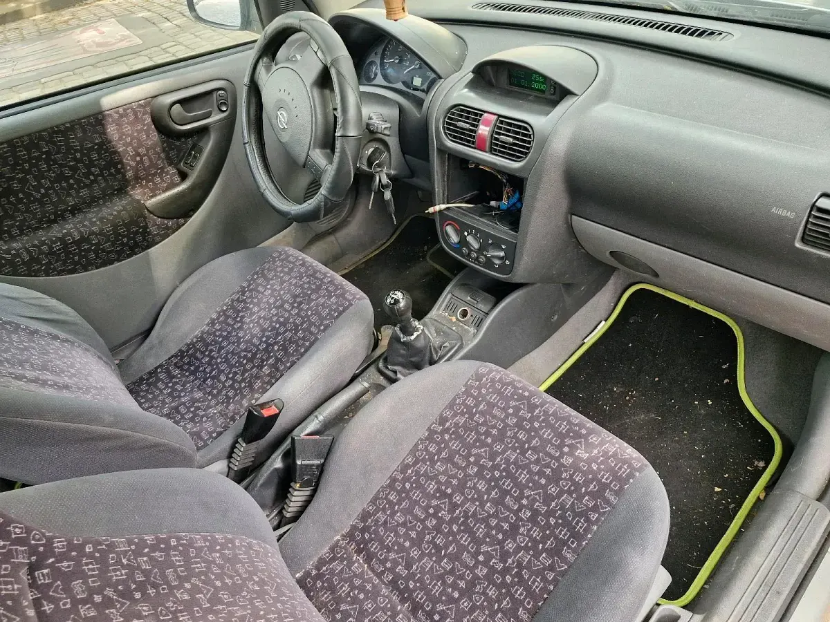 Gebraucht Opel Corsa 75 PS (55 kW) 2002 Silber Kleinwagen
