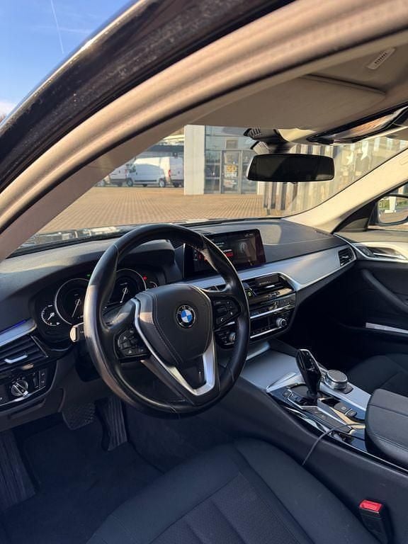 Second-hand BMW 520 190 CP (139 kW) 2019 Negru Berlinǎ