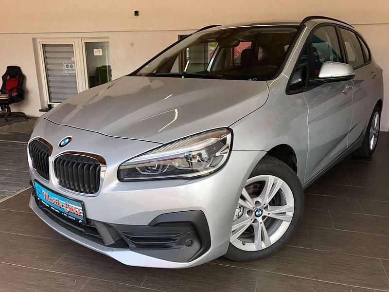 Silber Gebraucht 2018 BMW 220 Kombi | 19.800 € (Fairer Preis) - Bild 1/4