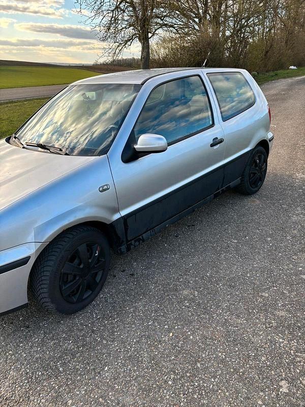 Gebraucht VW Polo 60 PS (44 kW) 2001 Silber Kleinwagen