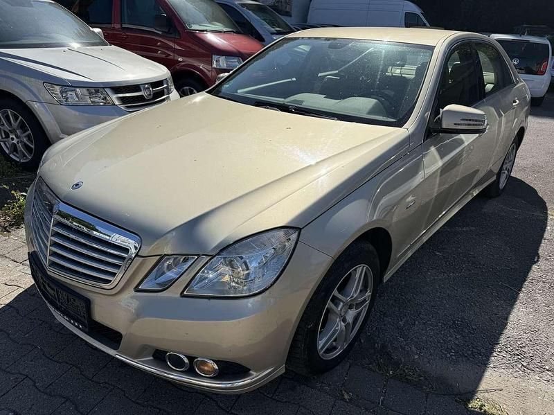 Gebraucht 2011 Mercedes E200 Avantgarde Limousine | 5.900 € (Fairer Preis) - Bild 1/4