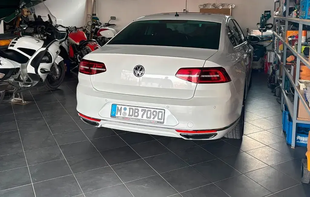 Gebraucht VW Passat Highline 239 PS (175 kW) 2016 Weiß Limousine