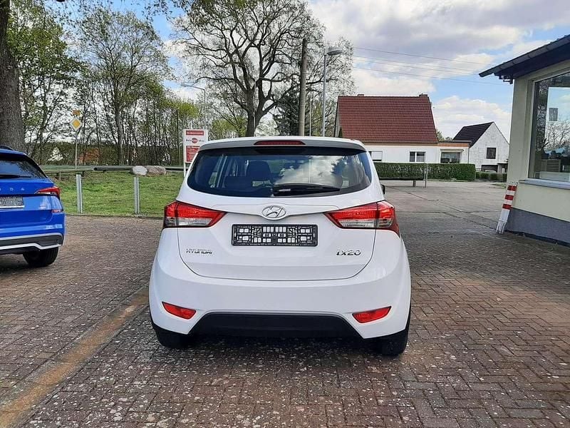 Gebraucht Hyundai ix20 Classic 125 PS (91 kW) 2019 Weiß Kleinwagen
