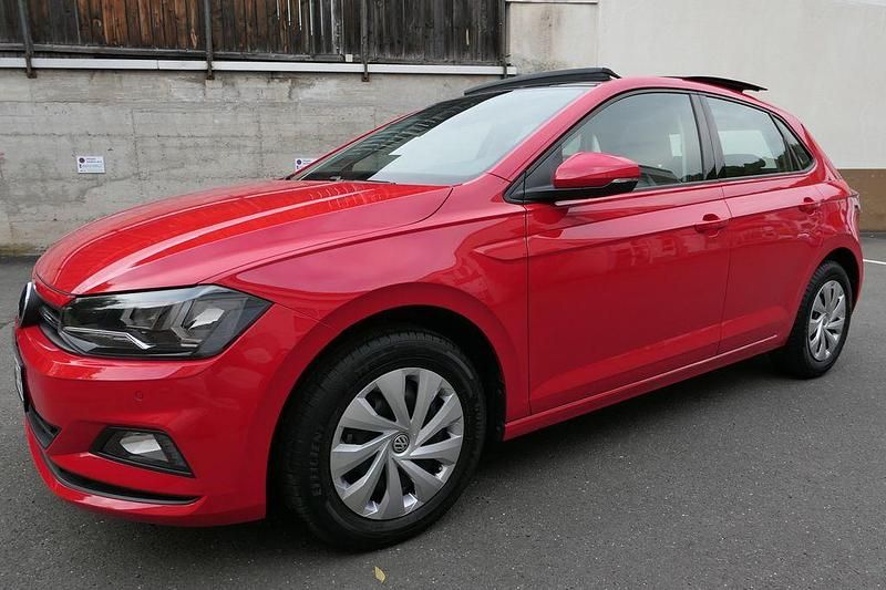Flashrot Gebraucht 2019 VW Polo Comfortline Limousine | 14.590 € (Fairer Preis) - Bild 1/4