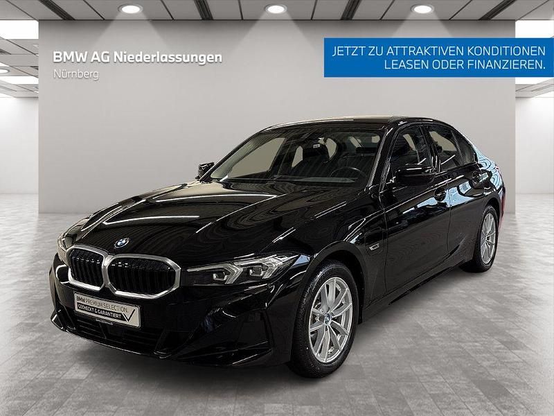 Schwarz Gebraucht 2022 BMW 330e Sport Line Limousine | 36.890 € (Fairer Preis) - Bild 1/4