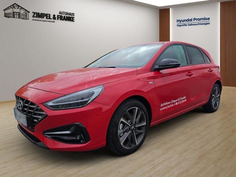 Rot Gebraucht 2024 Hyundai i30 Advantage Limousine | 23.990 € (Guter Preis) - Bild 1/4