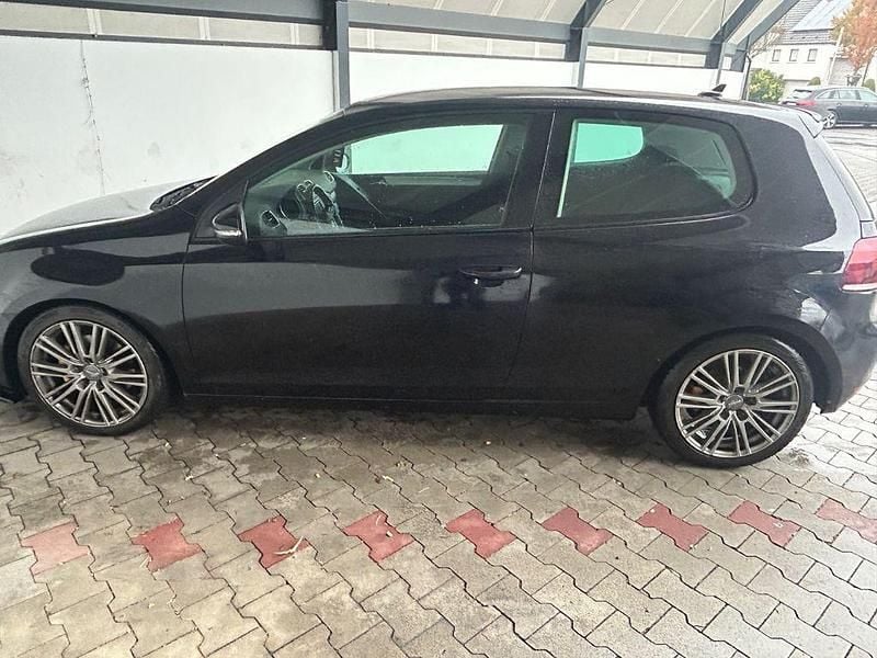 Schwarz Gebraucht 2009 VW Golf VI Team Kleinwagen | 3.200 € (Guter Preis) - Bild 1/4