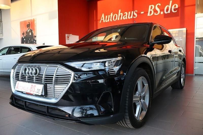 Gebraucht Audi e-tron 300 kW (408 PS) 2022 Schwarz SUV