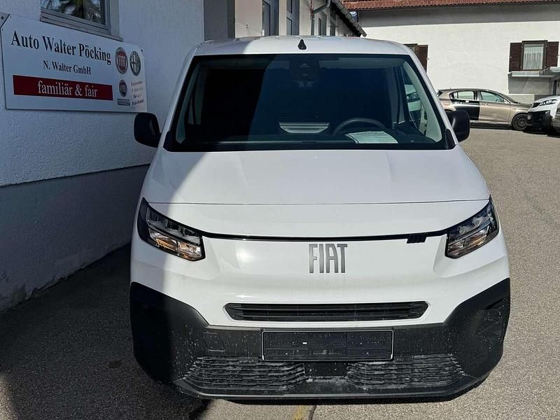 Neu Fiat Doblò 102 PS (75 kW) 2025 Weiß Van / Kleinbus