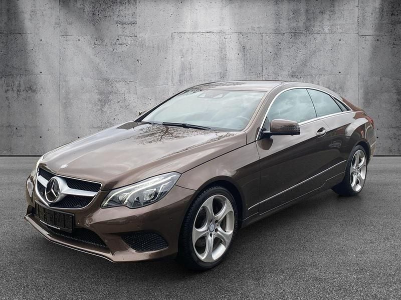 Dolomitbraun metalliclack Gebraucht 2016 Mercedes E250 Coupé | 21.880 € (Fairer Preis) - Bild 1/4