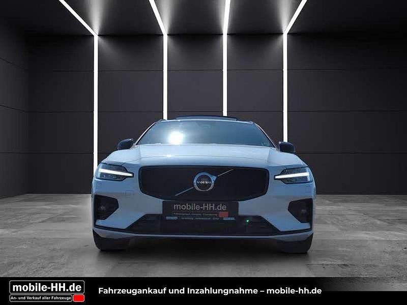 Gebraucht Volvo V60 Plus 197 PS (144 kW) 2023 Crystal white pearl / Kombi