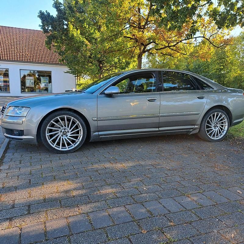Grau Gebraucht 2003 Audi A8 Limousine | 5.000 € (Fairer Preis) - Bild 1/4