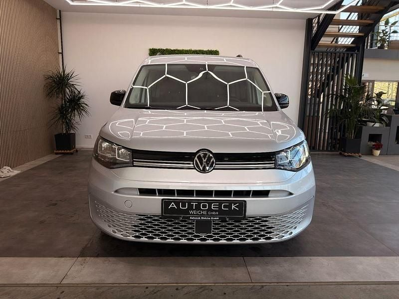 Second-hand VW Caddy 122 CP (89 kW) 2022 Argintiu Monovolum