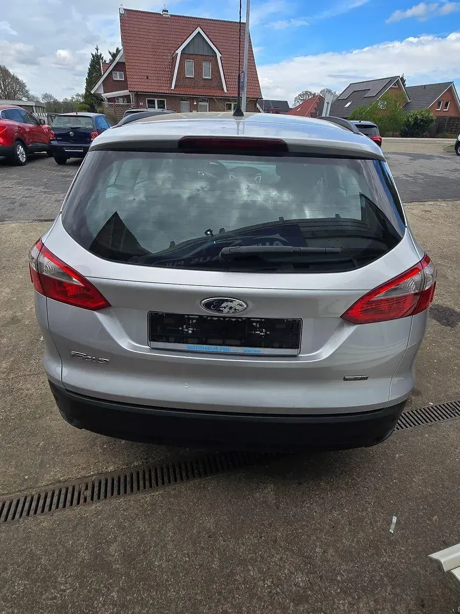 Gebraucht Ford Focus Trend 105 PS (77 kW) 2014 Silber Kombi