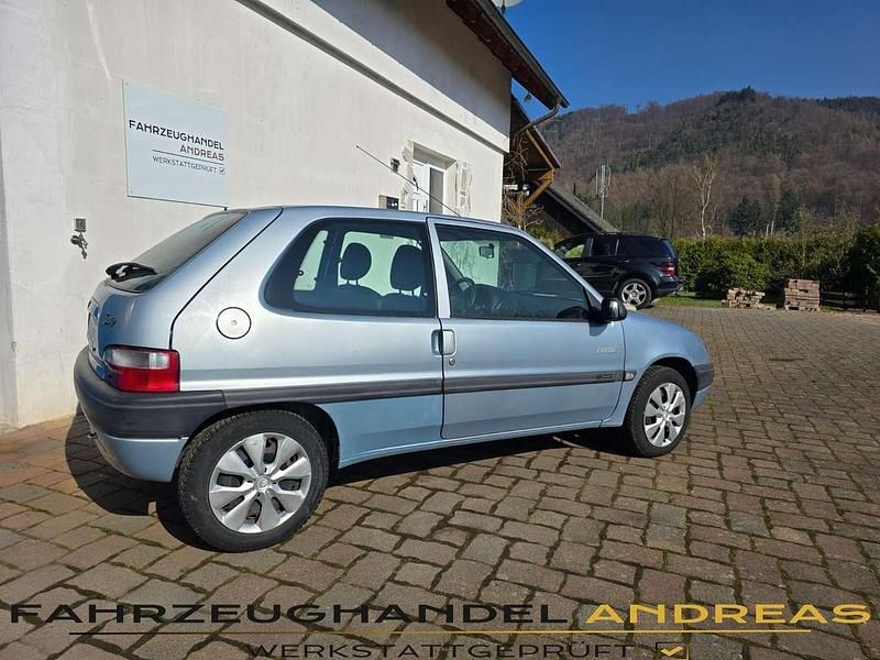 Gebraucht Citroën Saxo 60 PS (44 kW) 2002 Ice blue metallic Kleinwagen