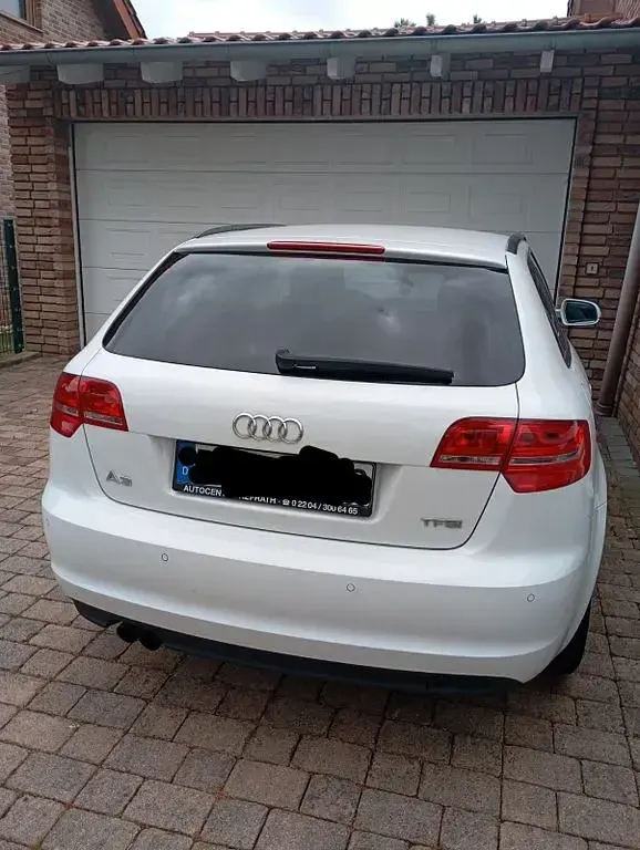 Gebraucht Audi A3 Attraction 125 PS (91 kW) 2012 Weiß Kleinwagen