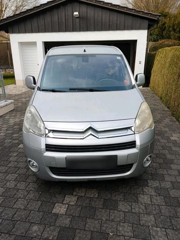 Gebraucht Citroën Berlingo 109 PS (80 kW) 2008 Silber Van / Kleinbus