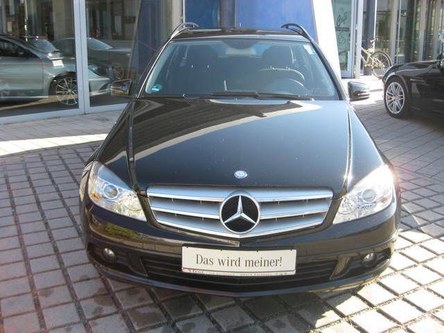Schwarz metallic Gebraucht 2009 Mercedes C220 Classic Kombi | 17.900 € - Bild 1/4