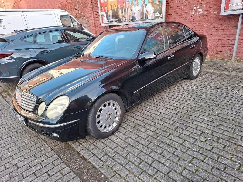 Gebraucht Mercedes E200 Elegance 122 PS (89 kW) 2004 Schwarz Limousine