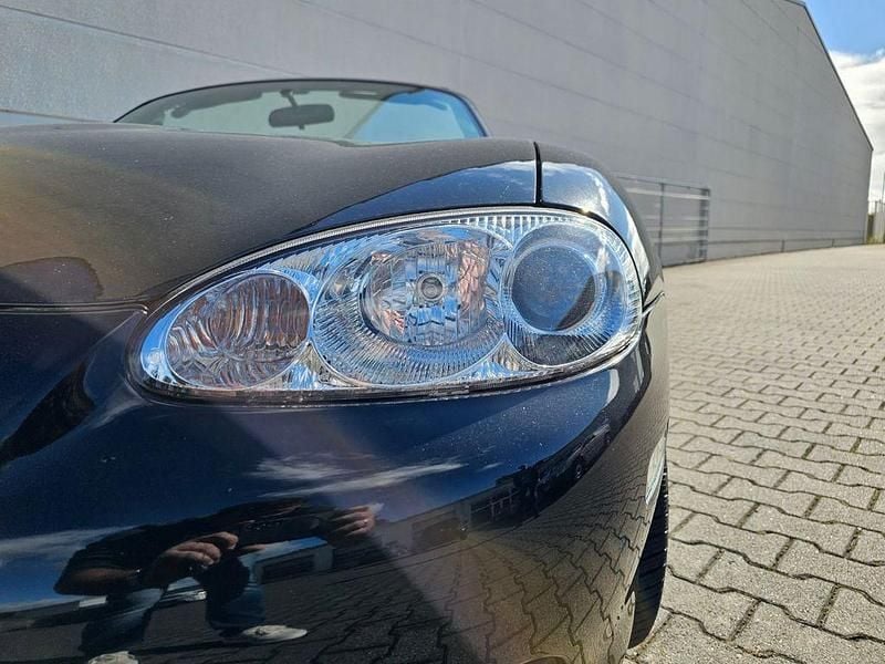 Second-hand Mazda MX5 110 CP (80 kW) 2004 Negru Cabrio