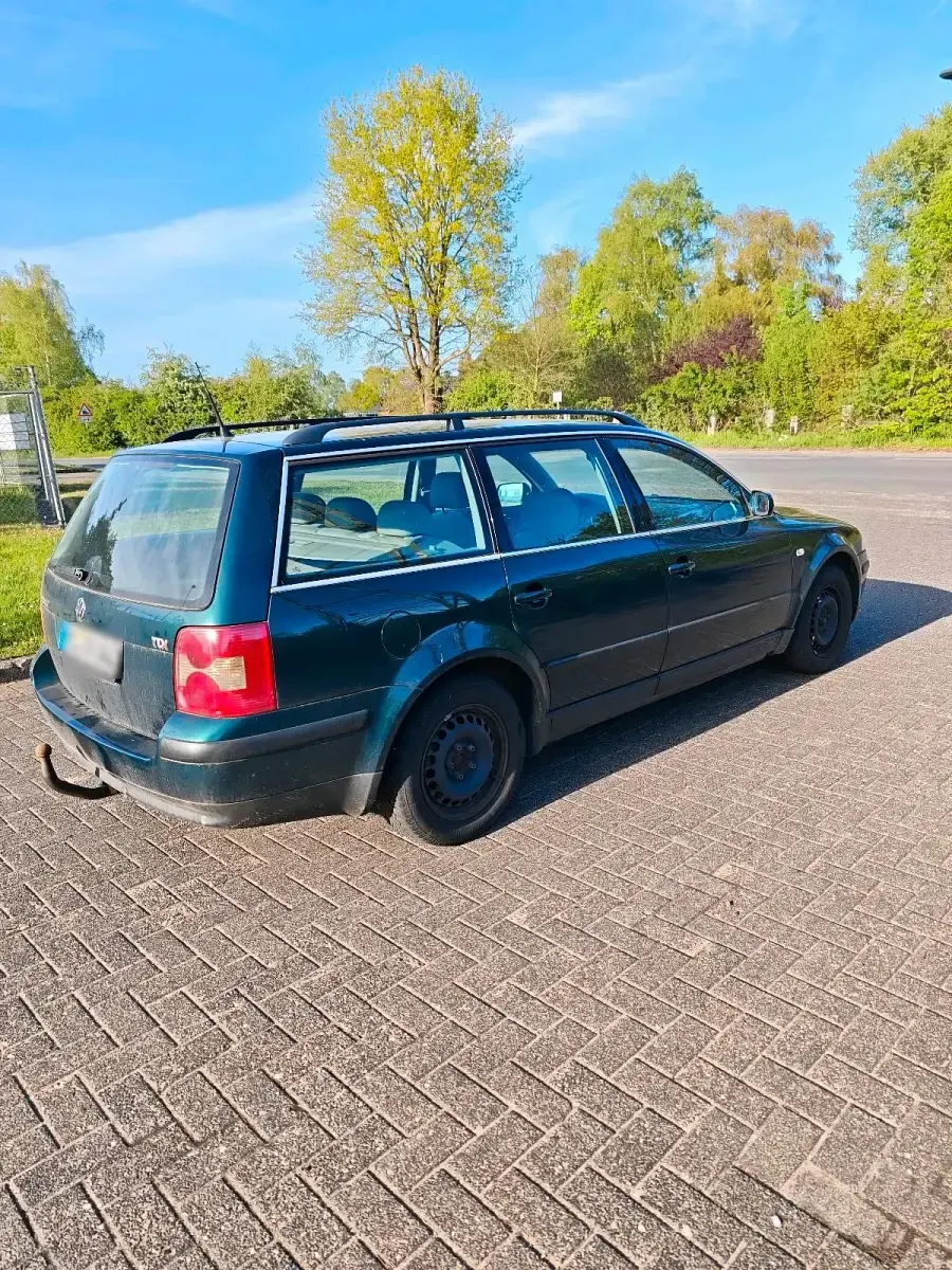 Usata VW Passat 131 CV (96 kW) 2003 Verde Station wagon