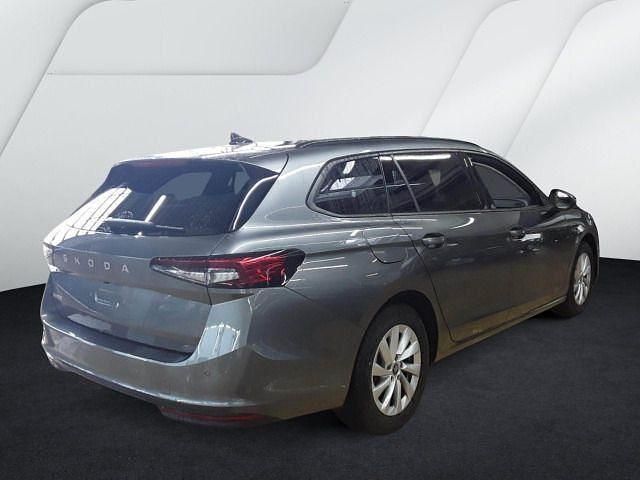 Gebraucht Skoda Superb 150 PS (110 kW) 2025 Graphitegrau metallic (metallic) Limousine