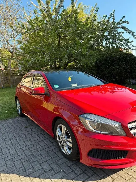 Gebraucht Mercedes A180 AMG line 109 PS (80 kW) 2013 Rot Kleinwagen
