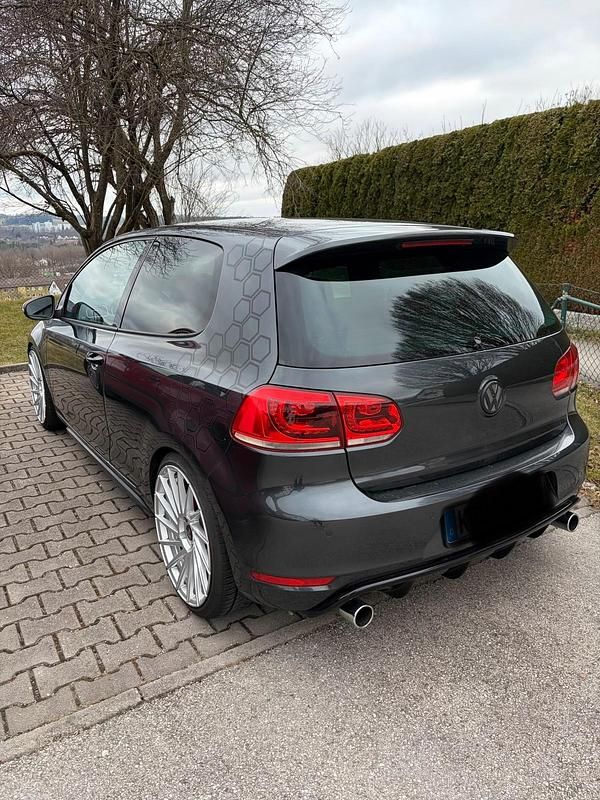 Gebraucht VW Golf GTI 211 PS (155 kW) 2011 Grau Coupé