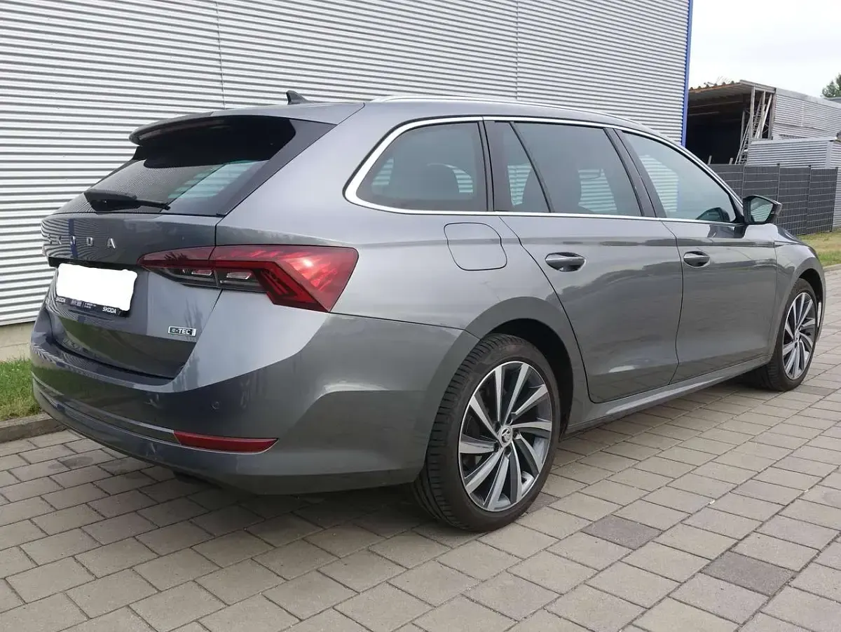 Gebraucht Skoda Octavia Selection 150 PS (110 kW) 2024 Grau Kombi