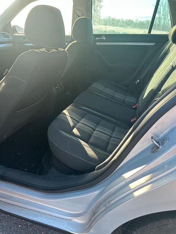 Gebraucht VW Golf VII 140 PS (102 kW) 2012 Silber Kombi