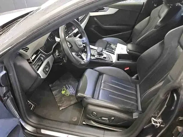 Gebraucht Audi A5 Sportback Comfort 286 PS (210 kW) 2022 Daytonagrau perleffekt Kleinwagen