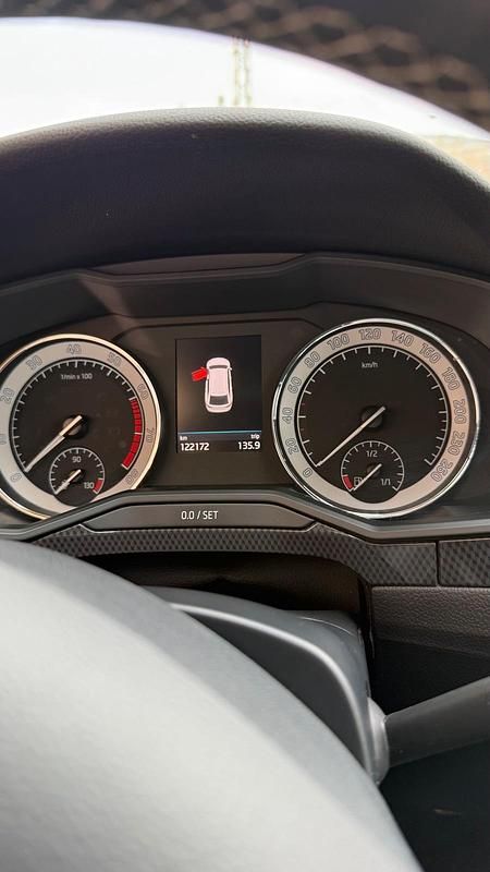 Gebraucht Skoda Superb SportLine 220 PS (161 kW) 2018 Weiß Kombi
