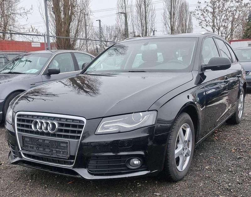 Gebraucht Audi A4 Attraction 143 PS (105 kW) 2010 Brillantschwarz Kombi