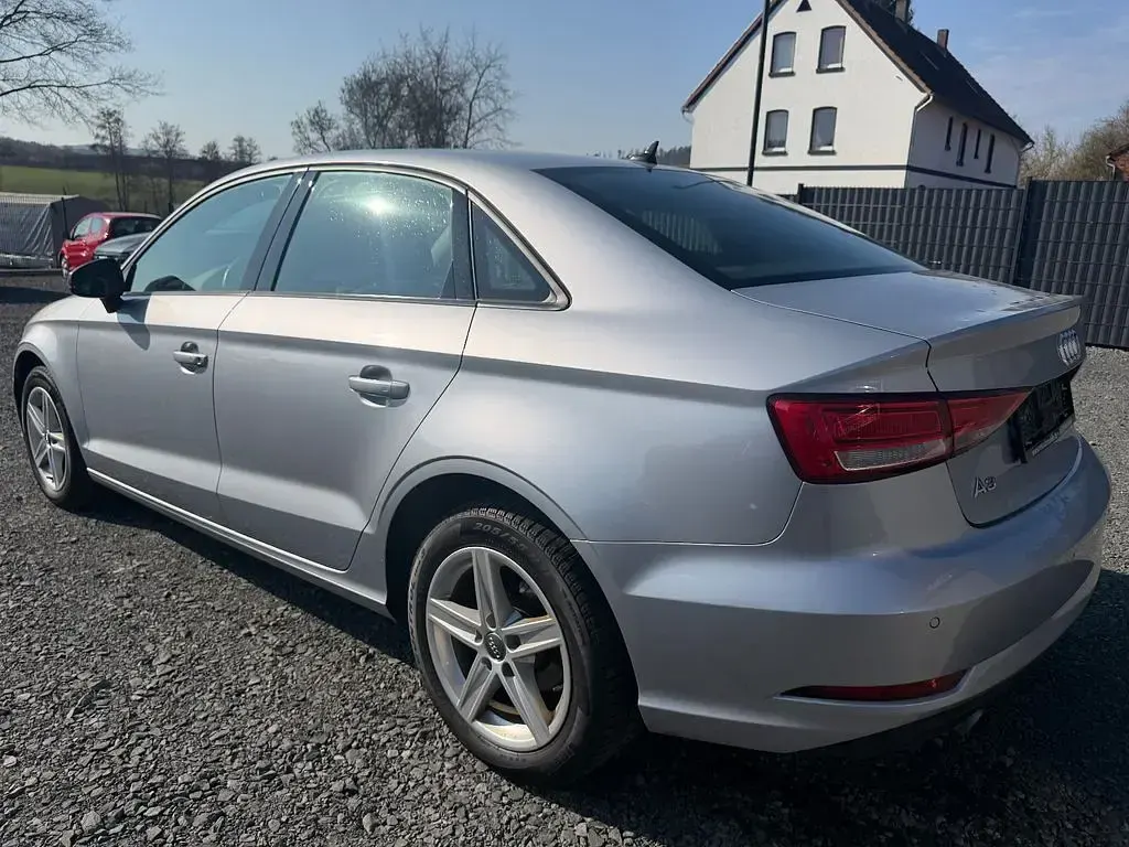 Gebraucht Audi A3 Comfort 116 PS (85 kW) 2020 Silber Limousine