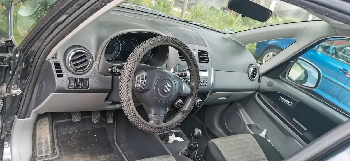 Gebraucht Suzuki Vitara 107 PS (78 kW) 2010 Schwarz Kleinwagen