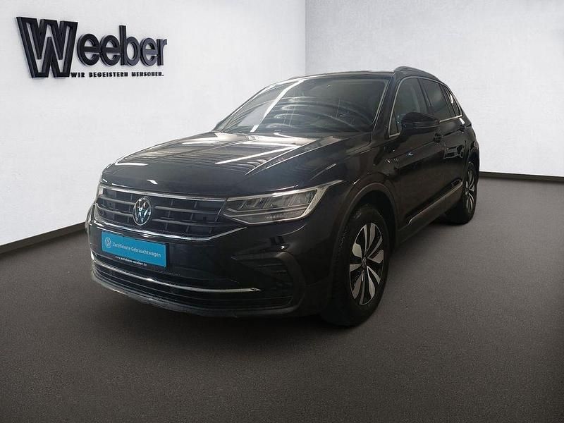 Gebraucht VW Tiguan Move 150 PS (110 kW) 2023 Deep black perleffekt (metallic) SUV