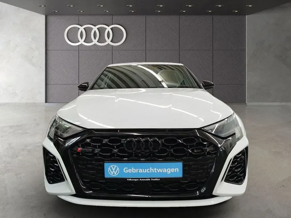 Gebraucht Audi RS3 Ambiente 400 PS (294 kW) 2022 Gletscherweiß metallic/gletsch Limousine